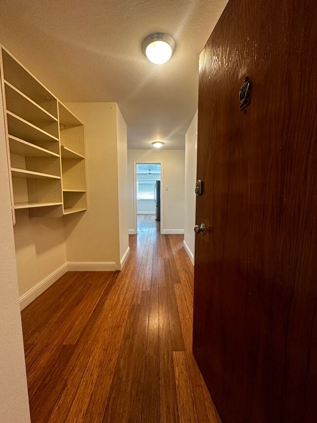 Building Photo - Ocean Views!!! Large and Spacious 2BR/2BA ...