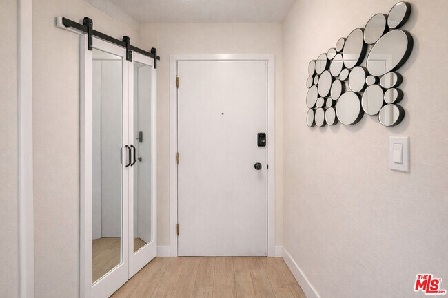 Foto del edificio - 927 Kings Rd