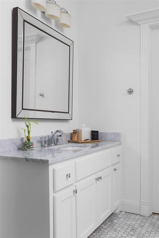 Building Photo - 1711 W 29th St