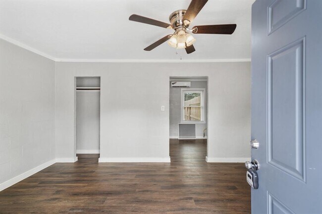 Building Photo - 415 N Beauregard St