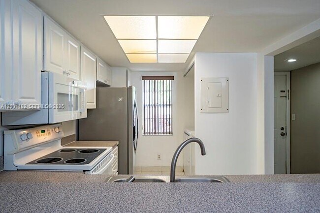 Foto del edificio - 905 Southridge Rd