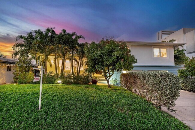 Foto del edificio - 1361 NE 104th St