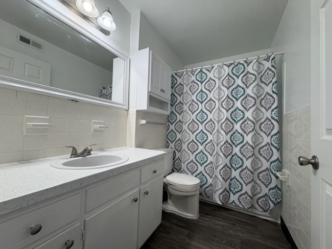 Photo - 1005 Hickory Hill Ln Apartment