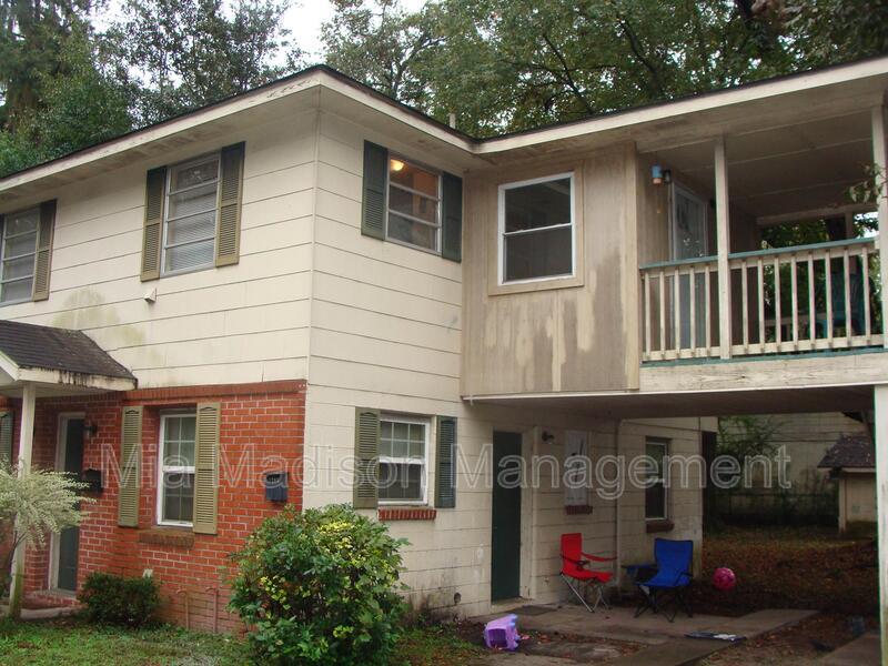 Foto principal - 1205 E 67th St