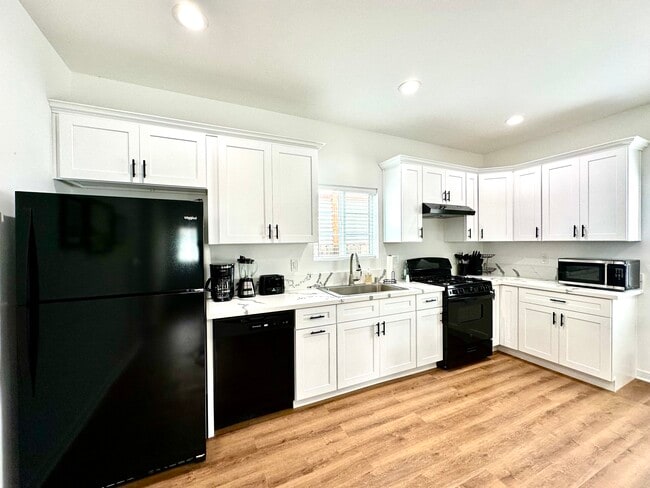 Kitchen - 12053 Gurley Ave