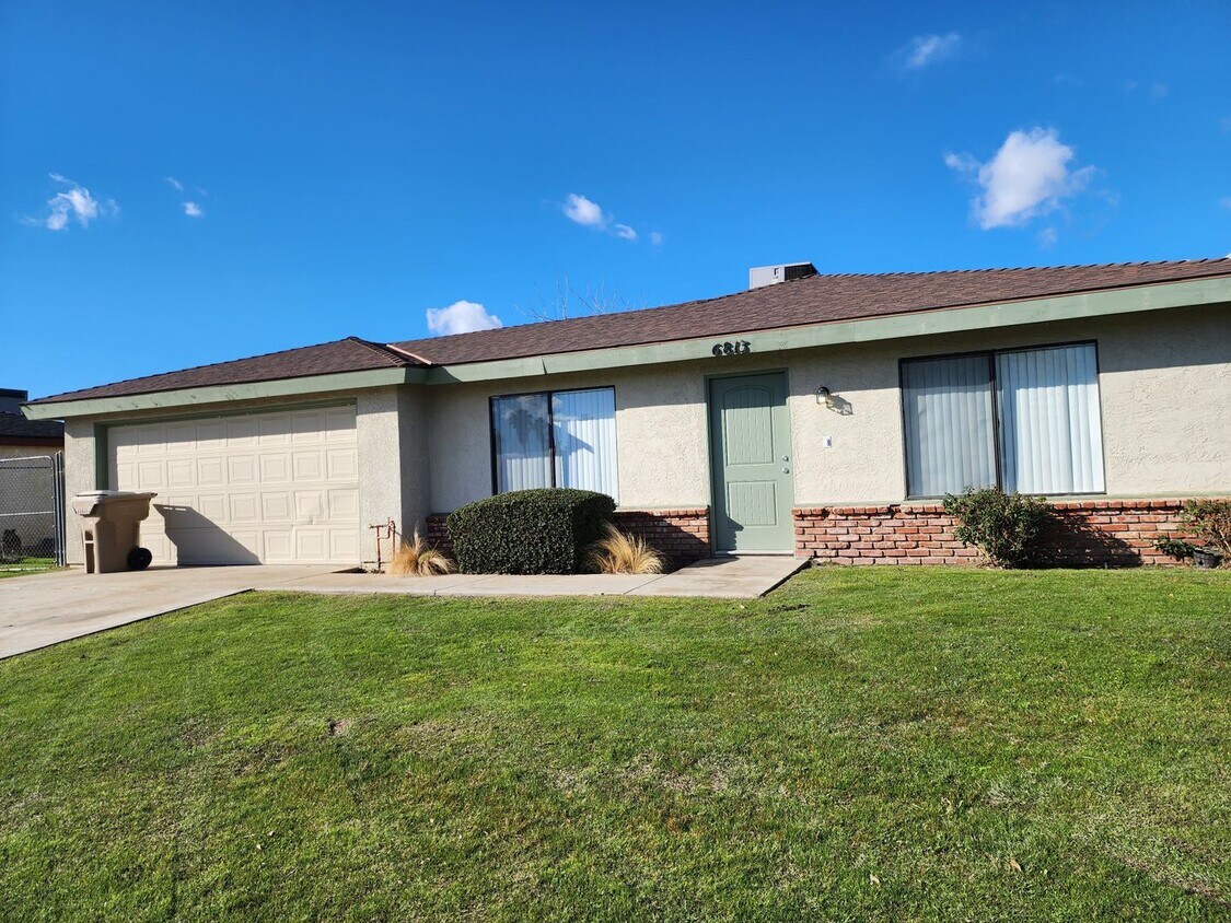 Foto principal - 6813 Patton Way -House