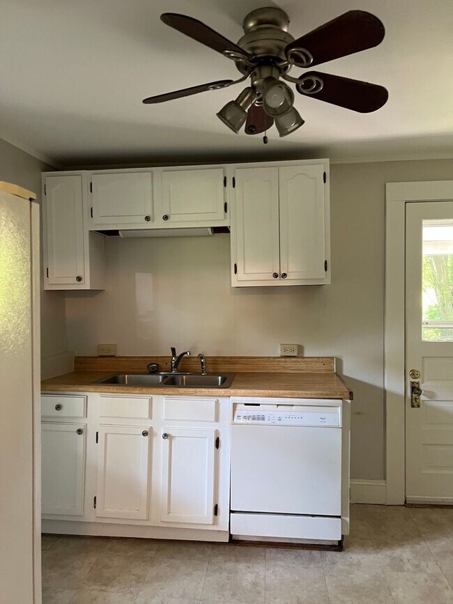 Foto del edificio - Cute 2 bedroom, 1 bathroom home in Woodfin!