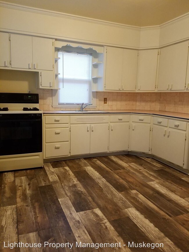 Building Photo - 2 br, 1 bath House - 748 Hill Street