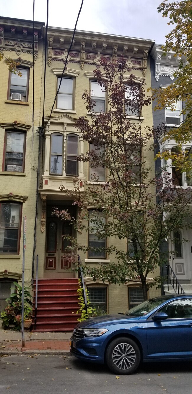 Foto del edificio - 277 Hudson Ave