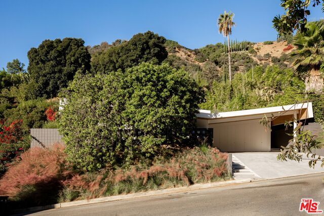 Foto del edificio - 1549 Rising Glen Rd