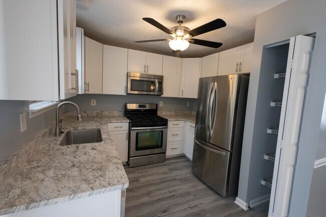 Foto del edificio - Charming 3Bed/2.5Bath in Constant Friendship neighborhood
