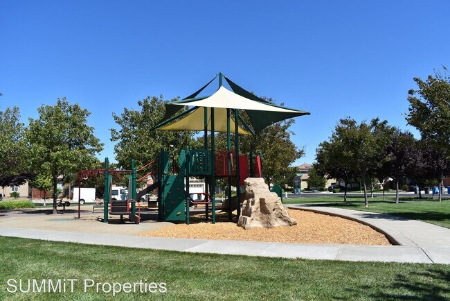 Foto del edificio - 4 br, 3.5 bath House - 460 Salisbury Circle