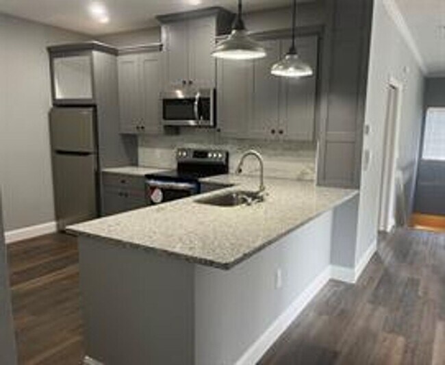 Building Photo - 3 Bedroom / 2 Bath Condo in Sanford!