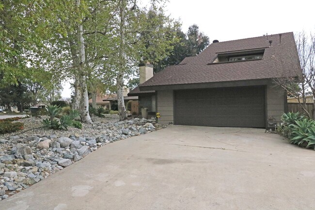 Building Photo - 712 Earlham Dr