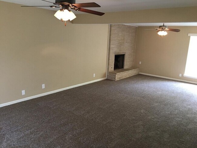 Foto del edificio - Fantastic 4 Bed Home!