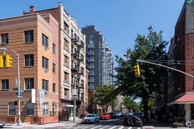Building Photo - The Continental