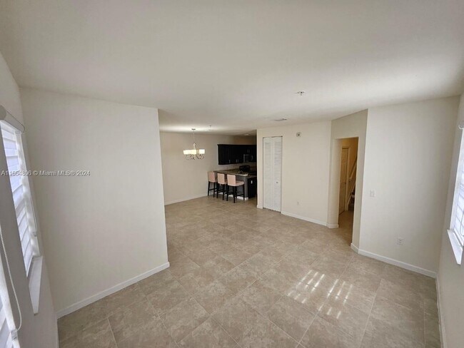 Building Photo - 10620 NW 88th St