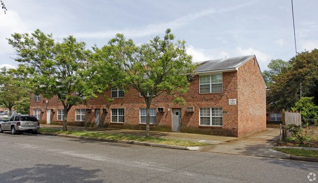 Building Photo - 1203 Hillside Ave