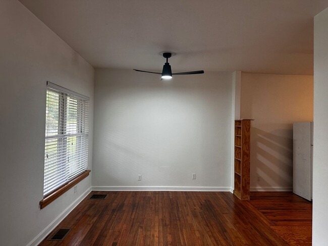 Foto del edificio - 1534 S Gadsden St