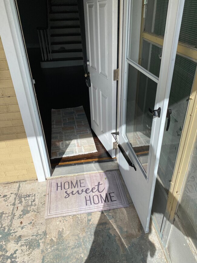 Foto del edificio - 1312 E 13th St