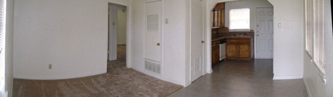Building Photo - 804-804 Williamson Dr