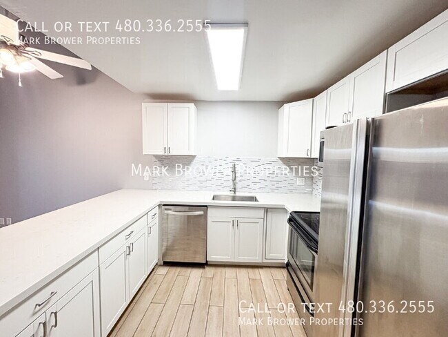 Foto del edificio - 8055 E Thomas Rd