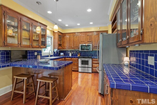 Building Photo - 2113 Hamrick Dr