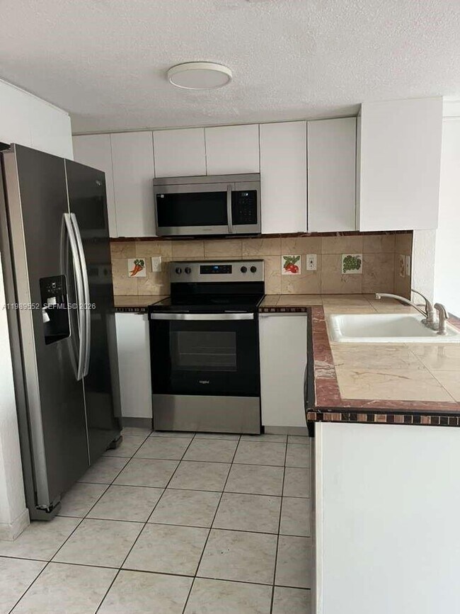 Foto del edificio - 1362 NW 24th Ave