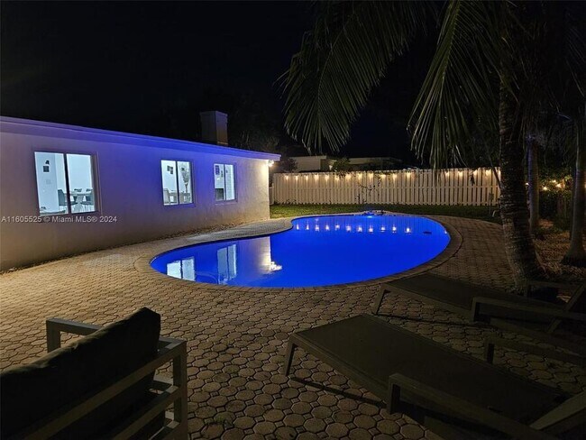 Foto del edificio - 2784 NE 30th St