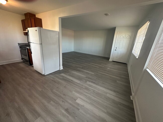 Building Photo - 1948 Country Club Ct