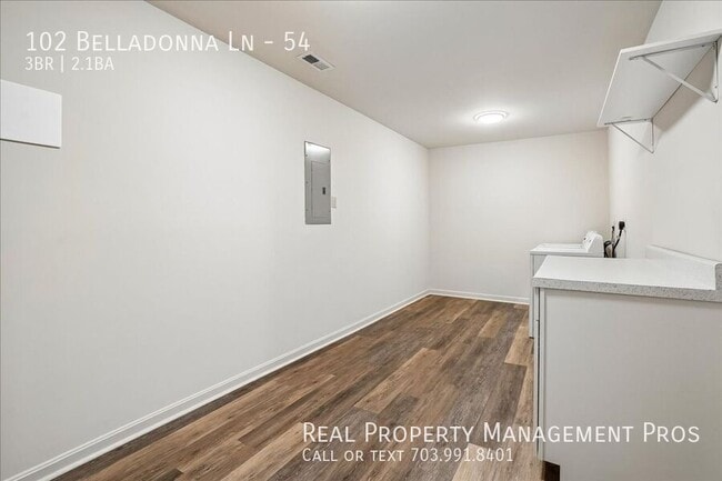 Building Photo - 102 Belladonna Ln