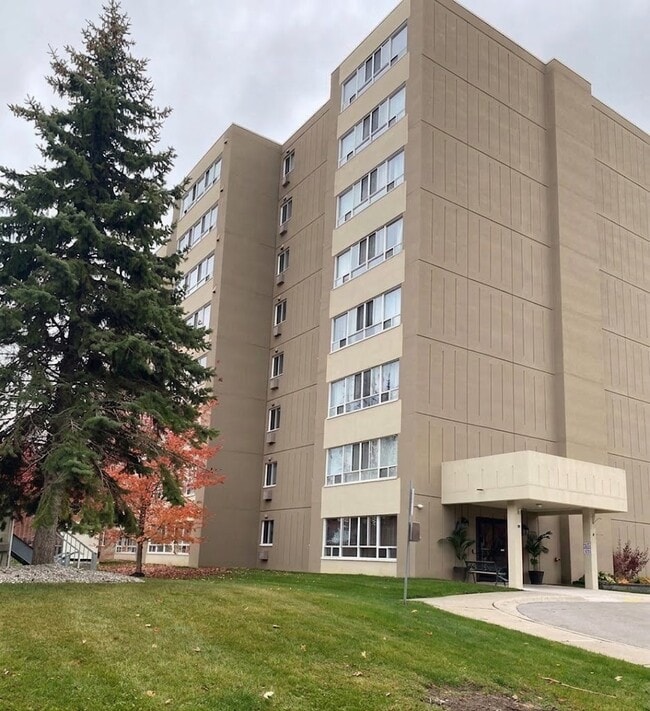 Building Photo - 65-765 Highland Crescent