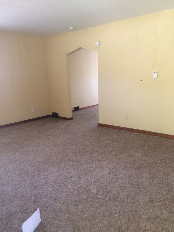 Building Photo - 342 Banfield St