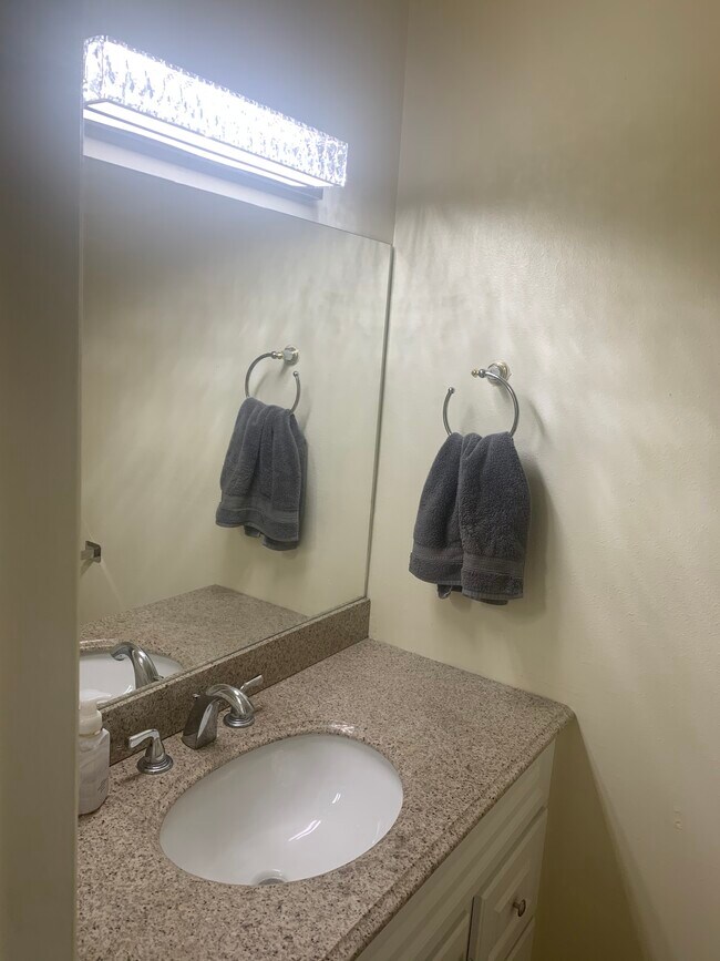 Foto del edificio - 5460 White Oak Ave