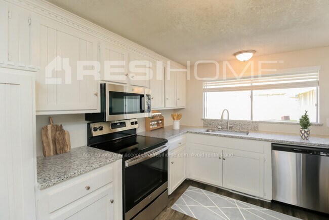Building Photo - 5508 Nw 112Th St