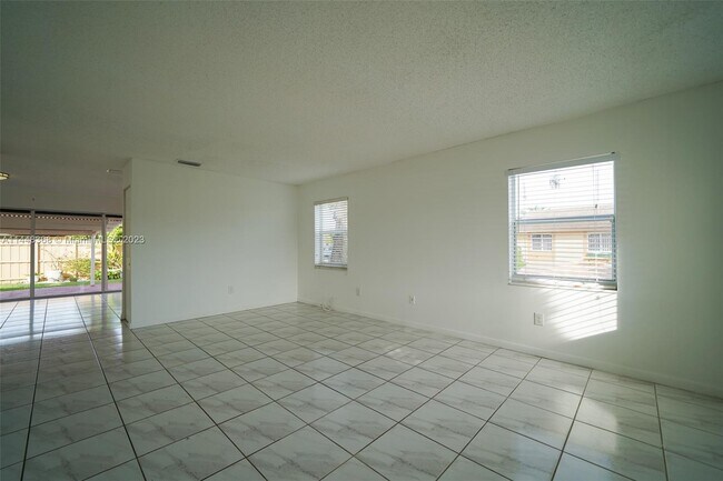 Building Photo - 7182 SW 152nd Ct