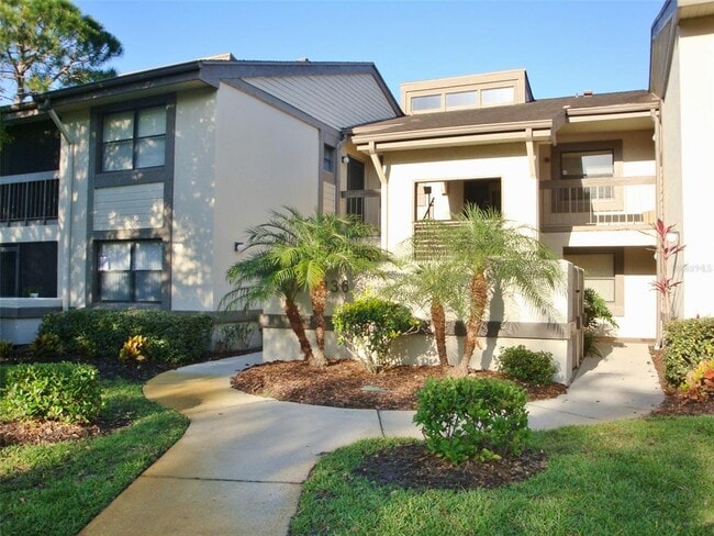 Foto del edificio - 331 Woodlake Wynde