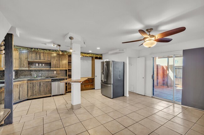 Foto del edificio - 4439 E Wood St
