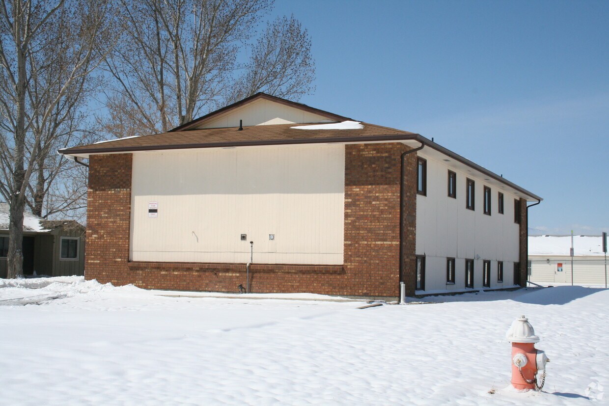 Primary Photo - 4950 Basswood Dr