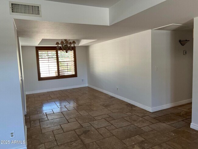 Foto del edificio - 11027 N 41st St