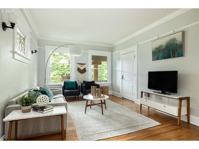 Foto del edificio - 2076 NW Kearney St