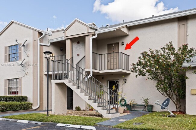 Building Photo - 889 Hamilton Dr