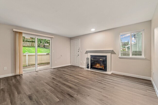 Building Photo - Fully Renovated 1 Bedroom with Utilities I...