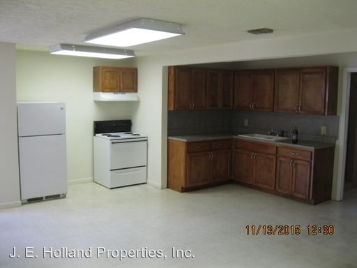 Building Photo - 6049 Green Hill Ln