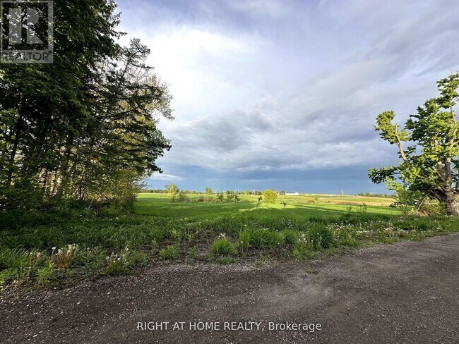 Photo du bâtiment - 1756 Taunton Rd