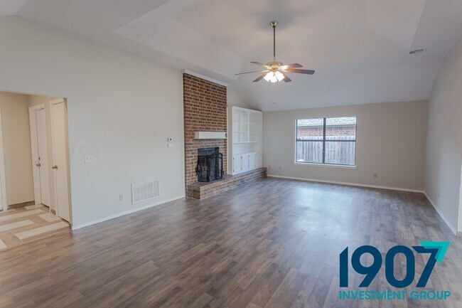 Building Photo - 8400 Stonewood Dr