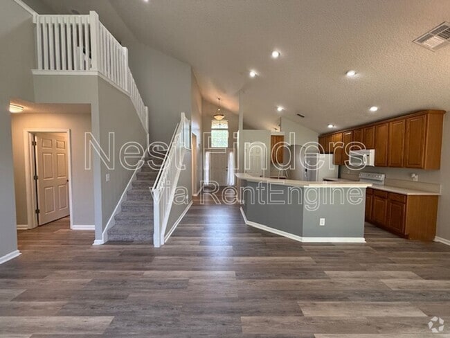 Building Photo - 830 S Lilac Loop