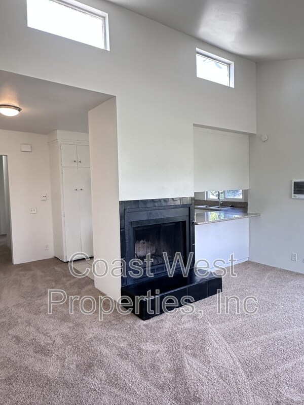Foto del edificio - 4377 W Point Loma Blvd