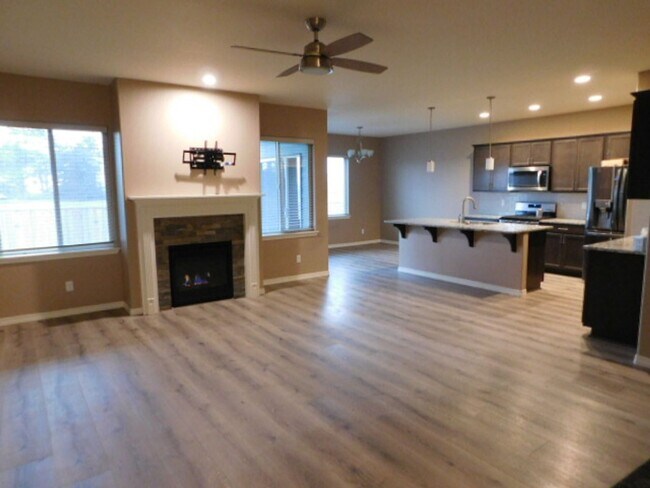 Foto del edificio - 4Bd/2Ba Single Story House - Available to ...
