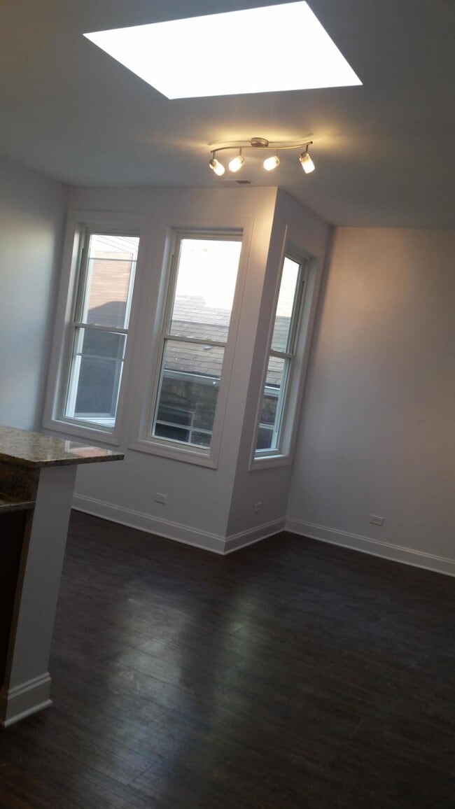 Building Photo - 1717 S Racine Ave